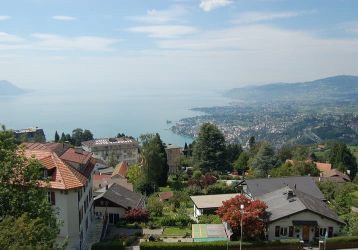 ヴィラ・ピエルーフ スイス留学なら実績のFES